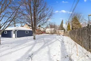 1401 Meadowbrook Blvd, Racine, WI 53405 - Photo 38