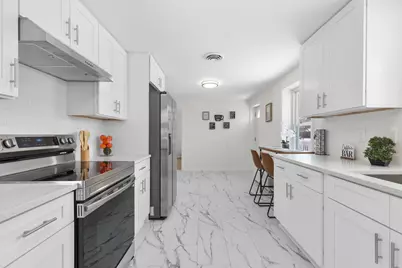 1401  Meadowbrook Blvd, Racine, WI 53405 - Photo 30