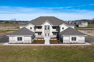 1633 Grey Fox Trail, Mukwonago, WI 53149 - Photo 4