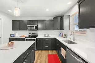 830 Burr Oak Ct, Oconomowoc, WI 53066 - Photo 10