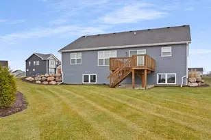 830 Burr Oak Ct, Oconomowoc, WI 53066 - Photo 26