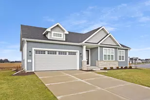 830 Burr Oak Ct, Oconomowoc, WI 53066 - Photo 2