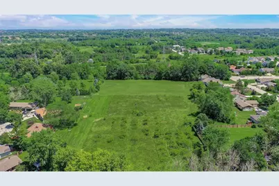 640 E Darcy Dr, Oak Creek, WI 53154 - Photo 4