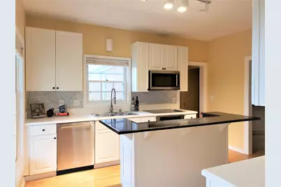 W280N1690  Golf View Dr, Delafield, WI 53072 - Photo 2