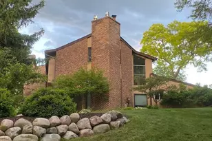 469 Country Club Dr, Lake Geneva, WI 53147 - Photo 2