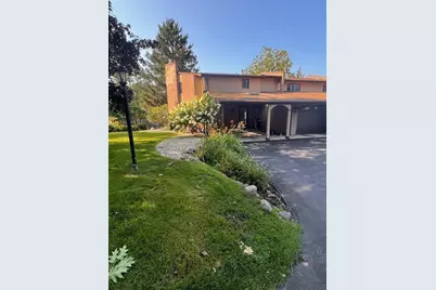 469  Country Club Dr #1, Lake Geneva, WI 53147 - Photo 1