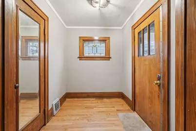 9208 W Swan Cir, Milwaukee, WI 53225 - Photo 4