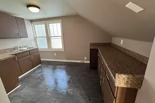 9208 W Swan Cir, Milwaukee, WI 53225 - Photo 22