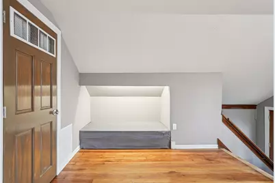 9208 W Swan Cir, Milwaukee, WI 53225 - Photo 16