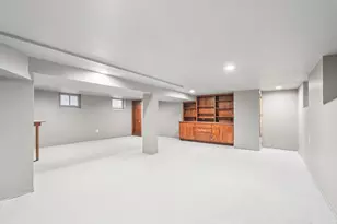 9208 W Swan Cir, Milwaukee, WI 53225 - Photo 24