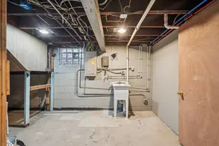 9208 W Swan Cir, Milwaukee, WI 53225 - Photo 24