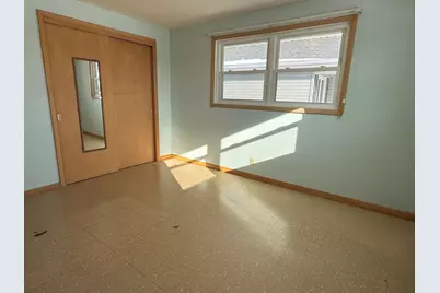 1706  George St, Manitowoc, WI 54220 - Photo 8