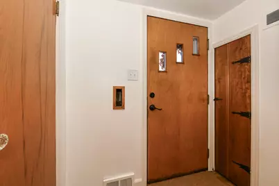 2919 N 89th St, Milwaukee, WI 53222 - Photo 4