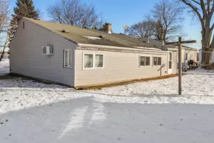 4213 Menasha Ave, Manitowoc, WI 54220 - Photo 4
