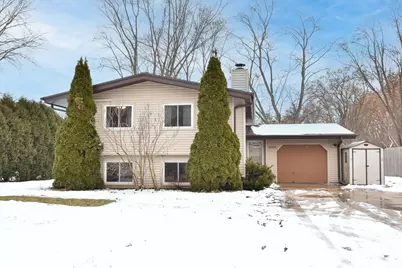 10156 S Nicholson Rd, Oak Creek, WI 53214 - Photo 1