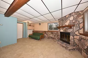 10156 S Nicholson Rd, Oak Creek, WI 53214 - Photo 20