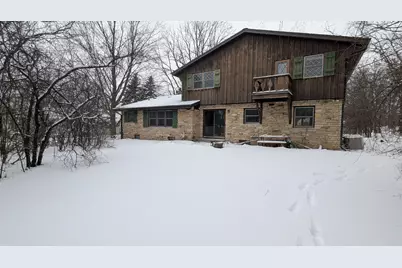 N85W17745  Ann Ave, Menomonee Falls, WI 53051 - Photo 4