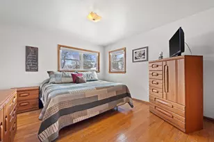 W152N5519 Beaver Dr, Menomonee Falls, WI 53051 - Photo 8