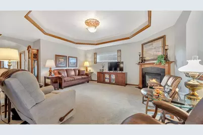 436  Maple Leaf Ct, Manitowoc, WI 54220 - Photo 10