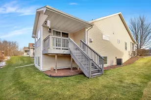 436 Maple Leaf Ct, Manitowoc, WI 54220 - Photo 32