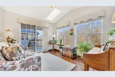 436  Maple Leaf Ct, Manitowoc, WI 54220 - Photo 12