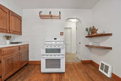 2319 E Eden Pl, Saint Francis, WI 53235 - Photo 10