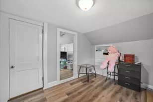 2156 S 68th St, West Allis, WI 53219 - Photo 10