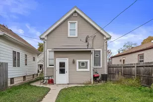 2156 S 68th St, West Allis, WI 53219 - Photo 16