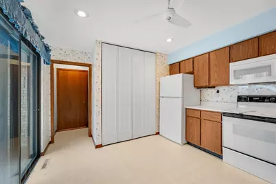 11015 N Balsam Tree Ct, Mequon, WI 53092 - Photo 8