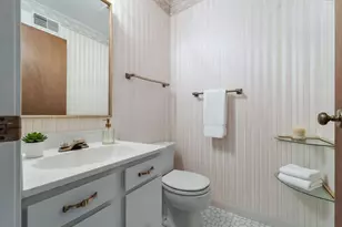 11015 N Balsam Tree Ct, Mequon, WI 53092 - Photo 14