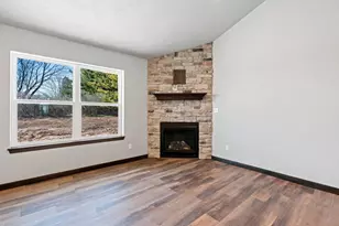 2510 Stoney Brook Ct, Manitowoc, WI 54220 - Photo 8