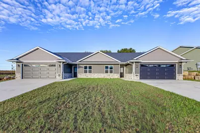 2510  Stoney Brook Ct, Manitowoc, WI 54220 - Photo 2