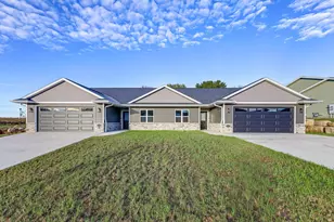 2510 Stoney Brook Ct, Manitowoc, WI 54220 - Photo 2