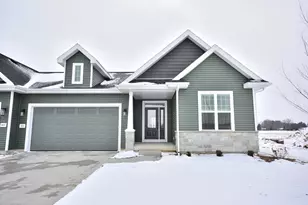 1021 Elderberry Rd, Oconomowoc, WI 53066 - Photo 1