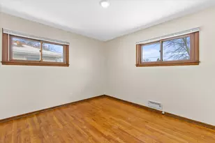 5944 S Swift Ave, Cudahy, WI 53110 - Photo 12