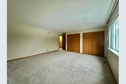 335  Nicole Ct, Pewaukee, WI 53072 - Photo 20