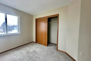 335 Nicole Ct, Pewaukee, WI 53072 - Photo 16