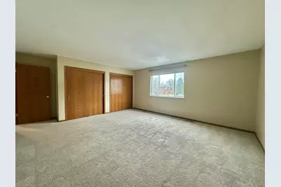 335  Nicole Ct, Pewaukee, WI 53072 - Photo 18