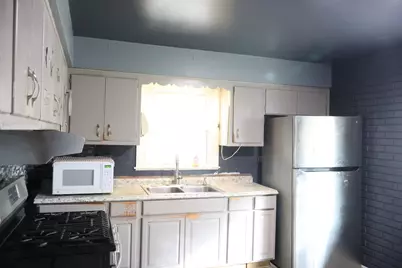 8523 W Glendale Ave, Milwaukee, WI 53225 - Photo 22