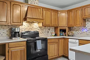 21337 Northcape St, Racine, WI 53182 - Photo 12