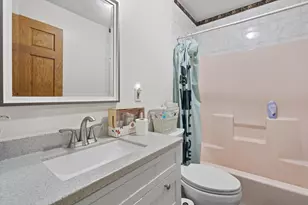 21337 Northcape St, Racine, WI 53182 - Photo 24