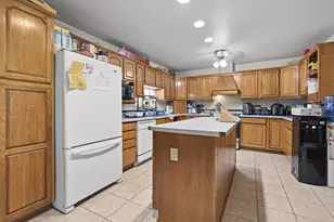 21337 Northcape St, Racine, WI 53182 - Photo 30