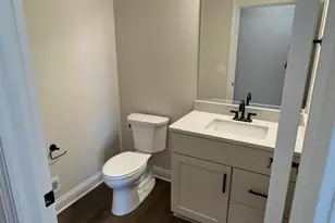 N56W20719 Muirfield Dr, Menomonee Falls, WI 53051 - Photo 18