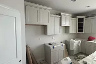 N56W20719 Muirfield Dr, Menomonee Falls, WI 53051 - Photo 6