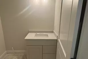 N56W20719 Muirfield Dr, Menomonee Falls, WI 53051 - Photo 8