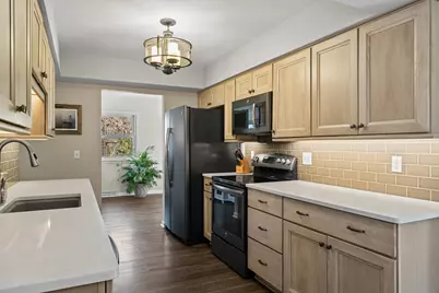 946  Shabbona Dr, Fontana, WI 53125 - Photo 10