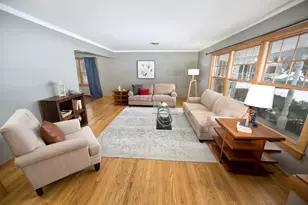 2261 W Kenboern Dr, Glendale, WI 53209 - Photo 4