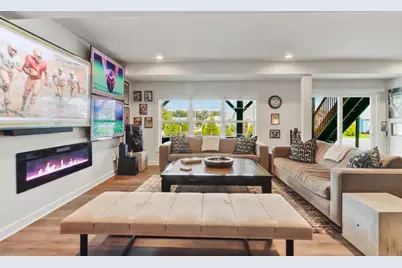 565 N Boulder Ridge Dr, Lake Geneva, WI 53147 - Photo 2