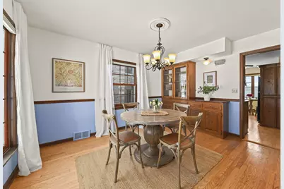 2551 N 81st St, Wauwatosa, WI 53213 - Photo 10