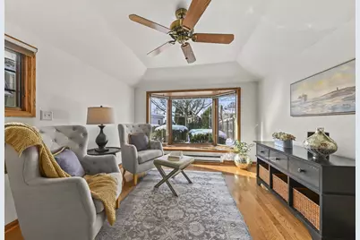 2551 N 81st St, Wauwatosa, WI 53213 - Photo 8